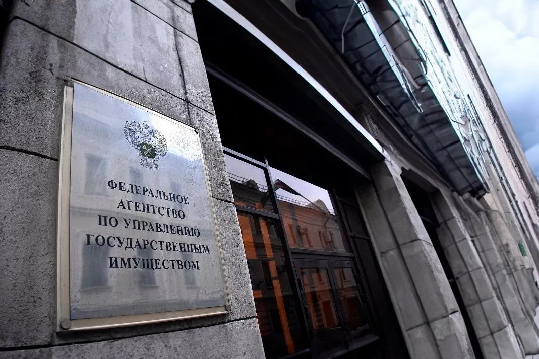 Депутаты отменили ценовой порог и полугодовую паузу при повторных торгах, расширили требования к оценщикам и организаторам аукционов; для религиозного имущества сняли срок давности при оспаривании приватизации.