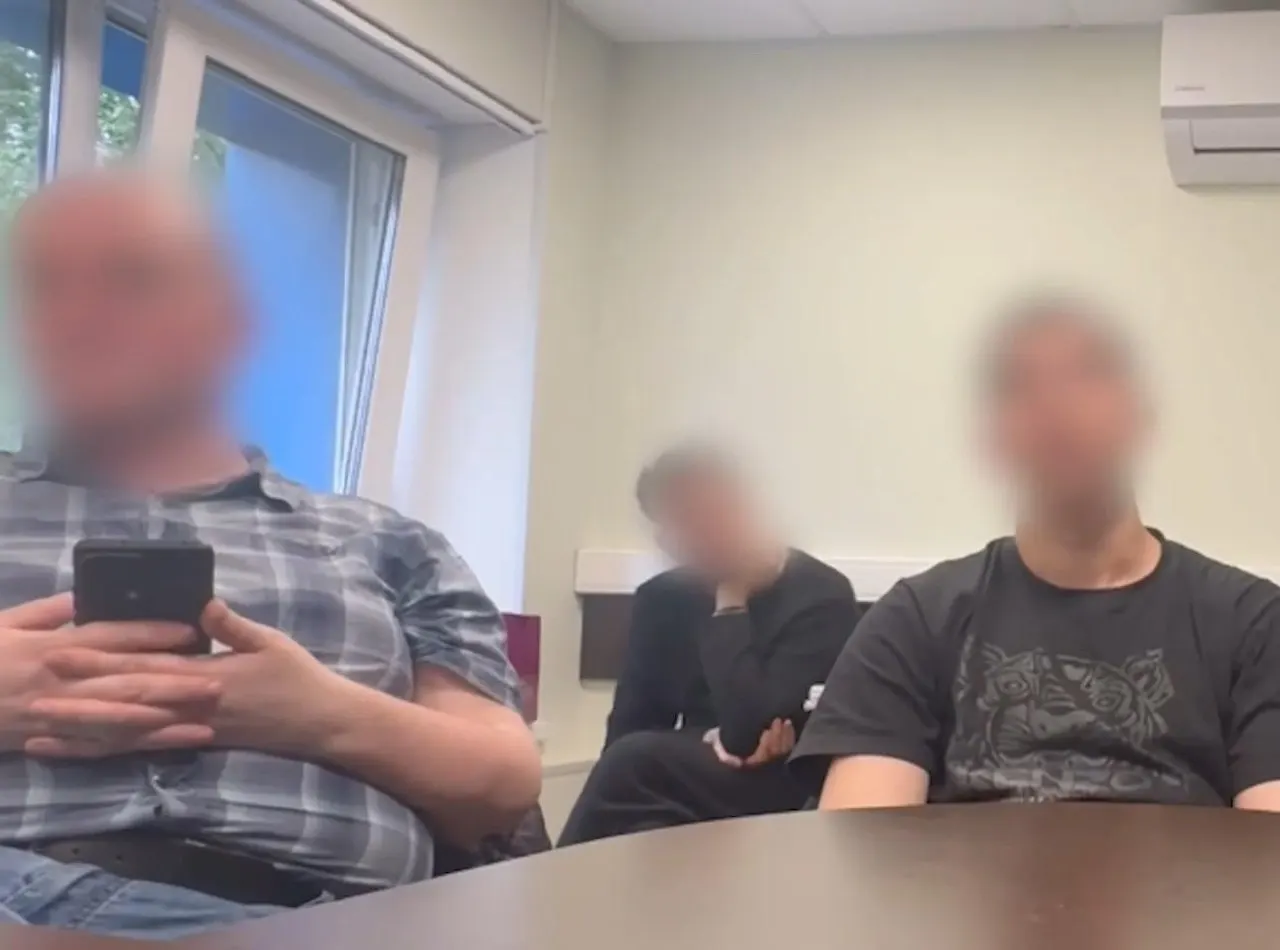 Следственный комитет возбудил уголовные дела, заявляя, что чат‑бот для знакомств «Дайвинчик» могли использовать спецслужбы Украины. Расследование продолжается.