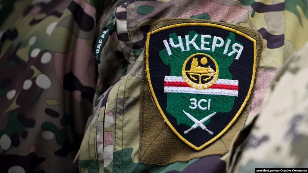 Росфинмониторинг добавил «Чеченскую Республику Ичкерию» и её зарубежные подразделения в перечень террористов и экстремистов после решения суда в Грозном, при этом спецслужбы связывают структуру с участием в боевых действиях на стороне ВСУ и диверсиями в российских регионах.
