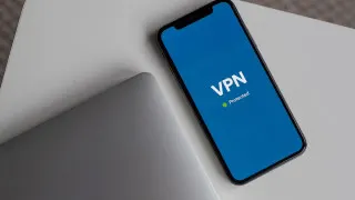 Сотовые компании не успевают к 1 мая перестроить биллинговые системы для учета международного трафика сверх 15 ГБ и предлагают перенести запуск новых правил на осень.