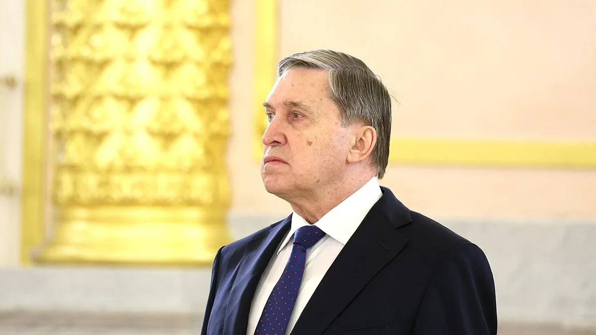 Помощник президента заявил, что даже многочисленные раунды переговоров не приведут к миру, пока Киев не выведет подразделения из Донбасса; он также отметил активные телефонные контакты с США, а ранее президент сообщил о готовности встретиться с лидером Украины при условии окончательных договорённостей.
