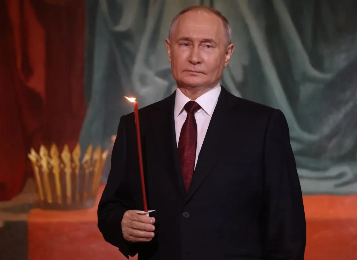 Аналитики оценивают, что российский лидер может утратить власть в ближайшие три года. Среди возможных вариантов — убийство, переворот внутри элиты или показательный процесс; триггерами названы масштабные атаки, внутренние беспорядки и изменение позиции внешних партнёров.