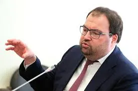 Глава Минцифры на IT‑завтраке в рамках ПМЭФ‑2026 заявил, что внедрение механизмов возрастной идентификации на платформах — одно из ближайших направлений работы ведомства; в том числе изучают опыт игровой платформы Roblox.