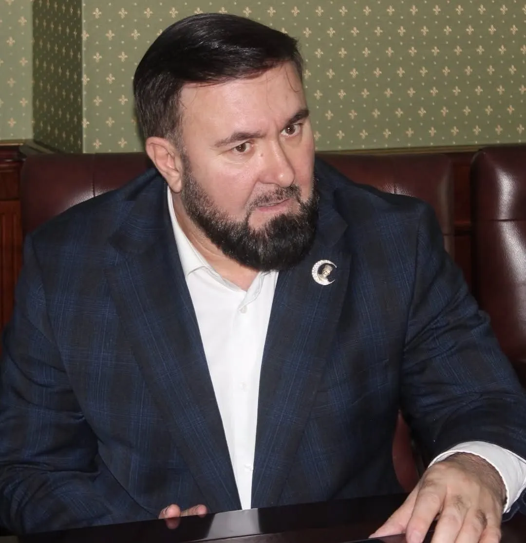 26 июня президент подписал распоряжение о поощрении, в котором грамоту за заслуги в укреплении законности и защите прав граждан получил омбудсмен Чечни Мансур Солтаев. Награждение вызвало критику на фоне предыдущих скандалов и обвинений в адрес омбудсмена.