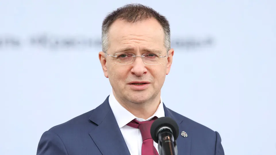 Владимир Мединский заявил о необходимости строгого контроля качества фильмов, финансируемых из бюджета, и поддержал идею экспертной проверки исторического контента. Минкульт и фонд, по его словам, тратят большие суммы на кинопроекты с приоритетом «традиционных ценностей» и патриотической тематики.