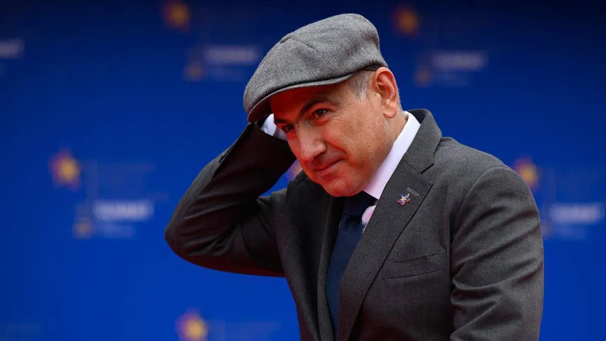 Президент направил телеграмму по случаю дня рождения Пашиняна, отметив дружеский характер отношений между Россией и Арменией и заинтересованность в их дальнейшем развитии.