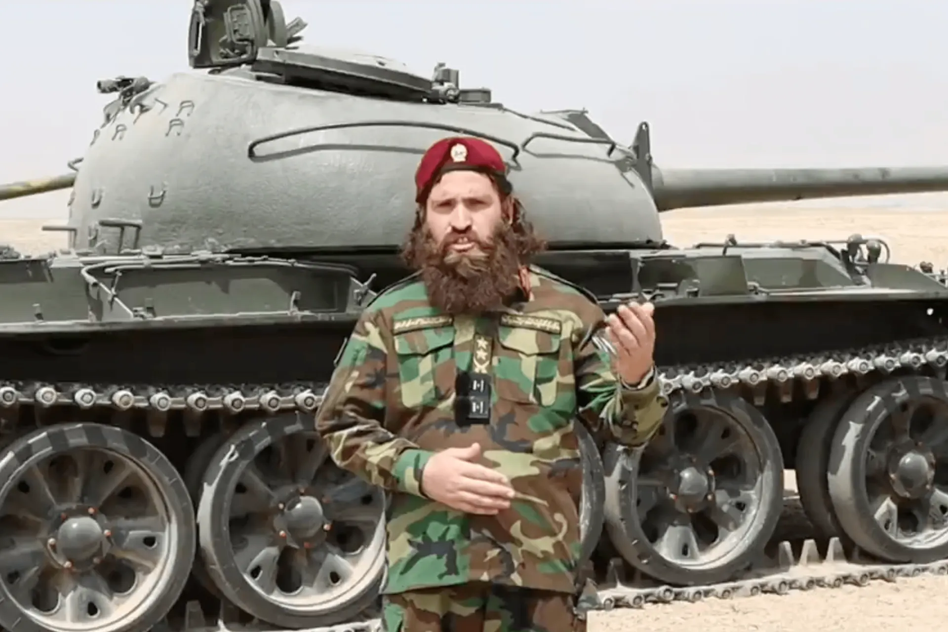 По рамочному соглашению о военно‑техническом сотрудничестве, подписанному 27 мая, Москва намерена содействовать ремонту и обслуживанию поступившей к движению советской техники; подробности сделки не разглашаются.