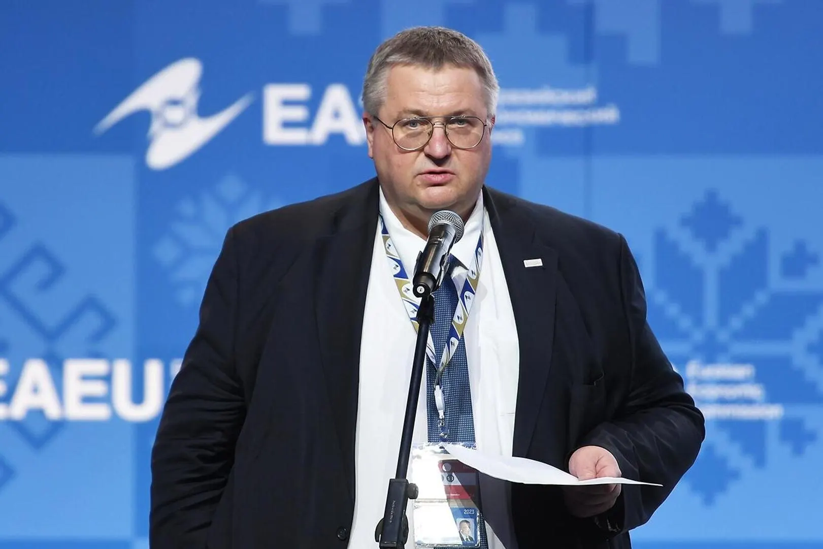 Вице‑премьер Алексей Оверчук заявил, что страны Евразийского экономического союза к декабрю проанализируют варианты приостановки действия договора о членстве Армении на фоне её сближения с ЕС и предстоящих выборов.