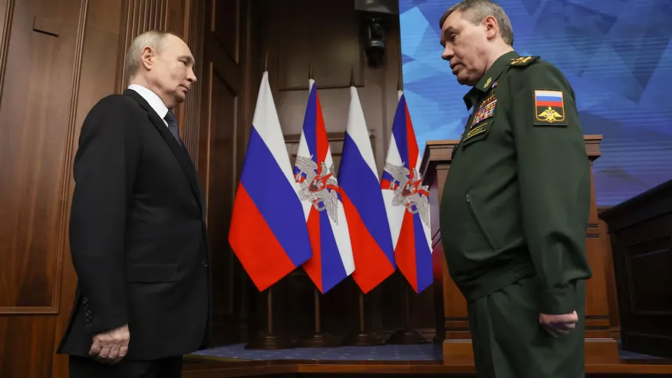 Российские генералы резко увеличили число штурмов на Донбассе, стремясь выполнить задачу по полному контролю региона, но при этом армия фиксирует чистые территориальные потери и замедление наступления.