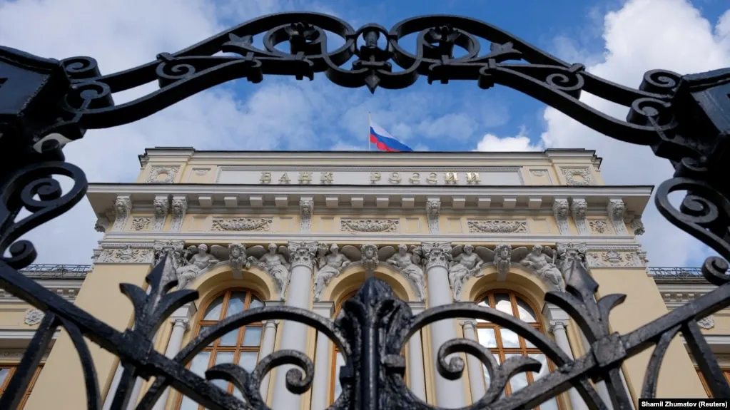 Центральный банк пересмотрел среднесрочный прогноз: рост ВВП на 2026 год может составить 0–1% вместо ранее ожидавшихся 0,5–1,5%, а инфляция — 6–7% против 4,5–5,5%. Также обновлены оценки бюджета, нефти и внешней торговли.