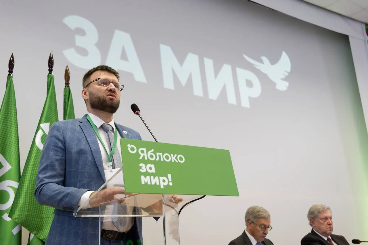 Минюст отклонил ходатайство о снятии с зампреда «Яблока» статуса «иностранного агента», сославшись на «факты ведения политической деятельности». Ведомство привело несколько эпизодов как доказательства, а сам Дорохов назвал решения «кафкианским абсурдом».