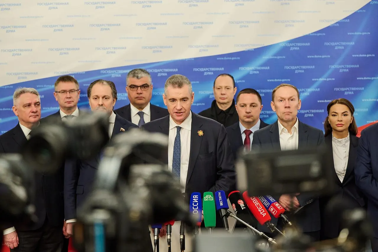 Партия направила в Правительство законопроект об отмене 28 штрафов, которые, по её мнению, утратили актуальность и создают проблемы для граждан — в перечне штрафы за потерю паспорта, проживание не по месту регистрации, тонировку, случайный сбор грибов и другие.