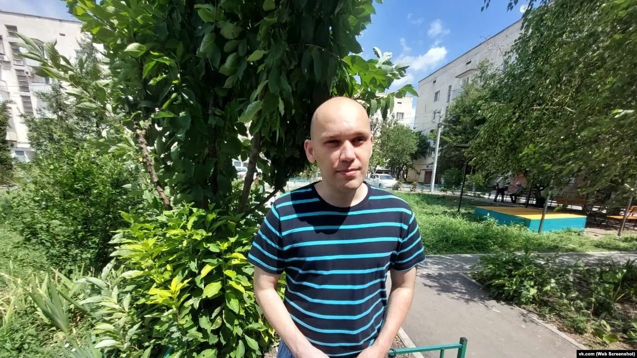 В обновлённый перечень «иностранных агентов» включили 137 человек. В числе добавленных — инвалид и незрячий активист Игорь Никитенко, который заявляет, что не состоит в политических или религиозных организациях и сейчас находится в тяжёлом состоянии.