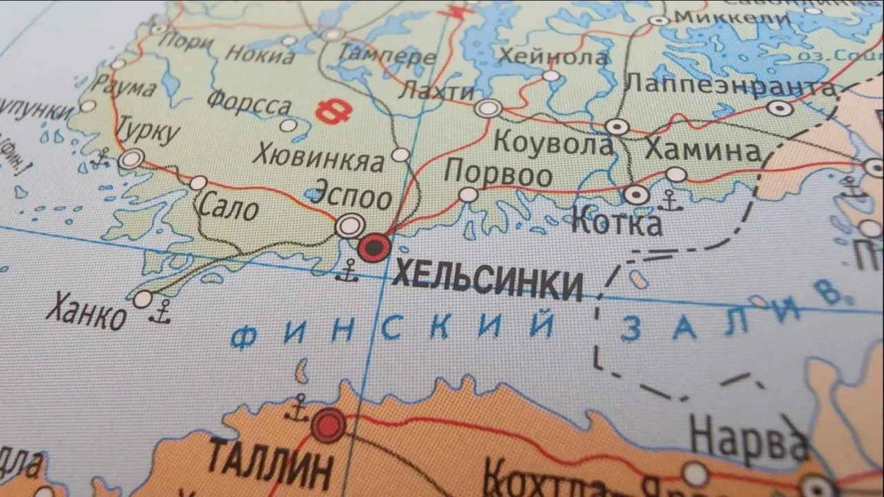 С 1 июля Россия повысила железнодорожные пошлины на перевозки в Финляндию в 8 раз. Несмотря на частичную льготу для некоторых грузов, поставки удобрений становятся убыточными и могут прекратиться в ближайшие недели — российские удобрения составляли около 10–15% финского импорта.