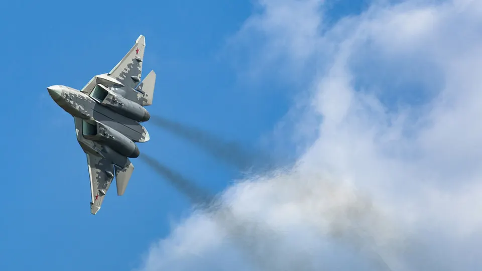 Министерство начислило компании штрафы за многолетнюю просрочку поставки отечественных газоразрядных дисплеев; одновременно государство снизило целевой показатель локализации электроники до 58,7% к 2030 году.