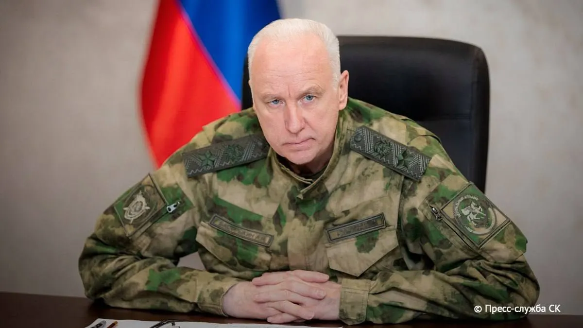 Глава Следственного комитета сообщил, что с начала войны атакам подверглись 54 региона России. По его данным, погибли 1 472 человека (45 детей), ранены 6 754 человека (405 детей). Ущерб от атак превышает 1 трлн рублей; за три месяца 2026 года зафиксировано 422 погибших.