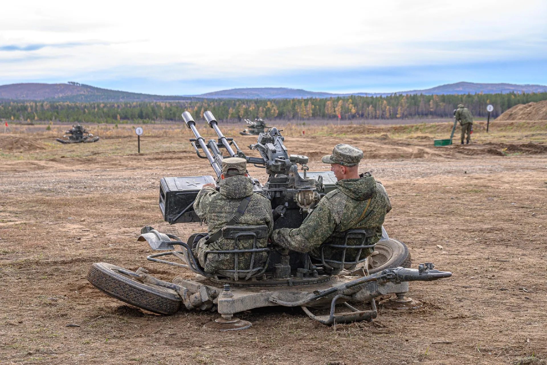 По сообщениям, списки депутатов для участия в военных сборах уже формируют.