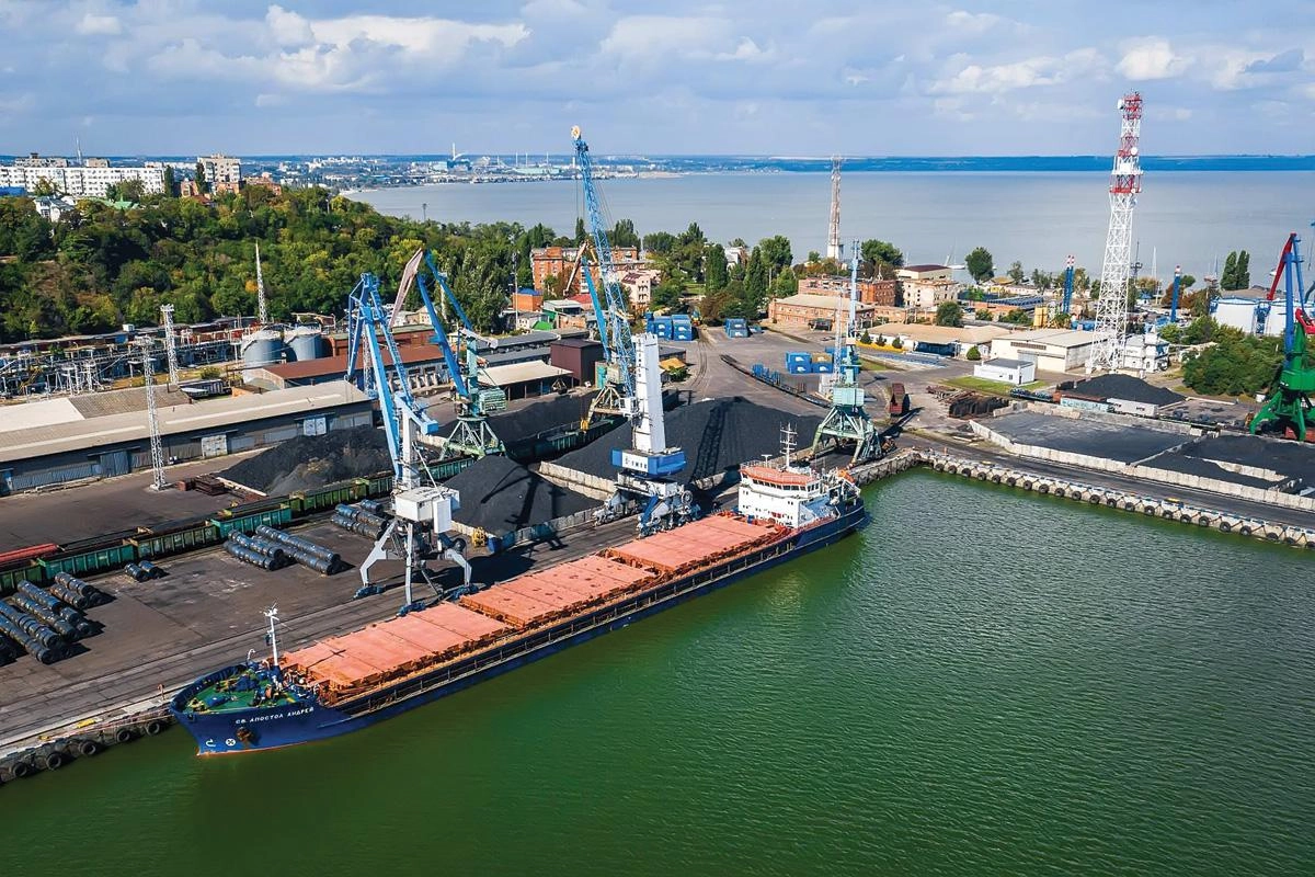 Минсельхоз предложил покрыть до 90% расходов на перевозку зерна из Ростовской области в порты Чёрного и Балтийского морей после приостановки отгрузок из Азовского моря.