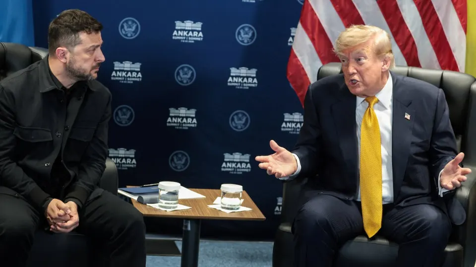 На саммите НАТО в Анкаре президент США заявил, что поддерживает удары по нефтезаводам, оборонным предприятиям и трубопроводам в глубине России, отметив, что это эскалация, которая может способствовать прекращению конфликта.