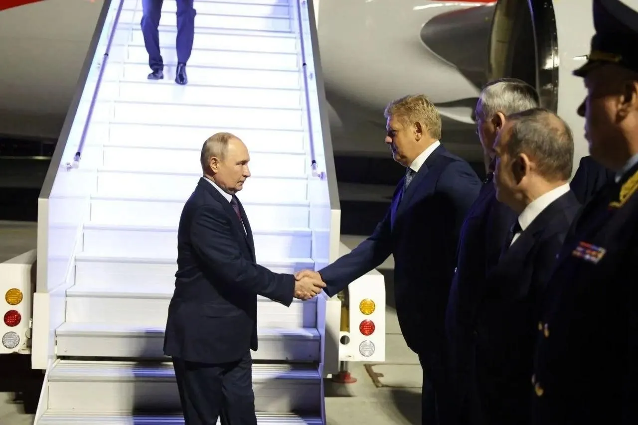 Президент России посетил Новосибирск по случаю открытия СКИФа — Сибирского кольцевого источника фотонов.