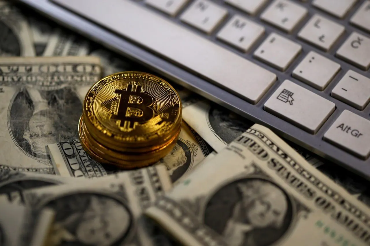 Расследование выявило передачу данных клиентов Binance российским правоохранительным органам в контексте дела против IT-специалиста, что поднимает вопросы о прозрачности и безопасности криптовалют.