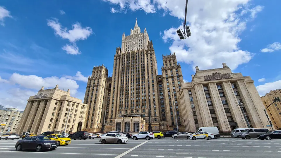 Высокопоставленные лица заявляют, что заморозка боевых действий без устранения первопричин невозможна; перспективы урегулирования зависят от политической воли и долгосрочных намерений государств.
