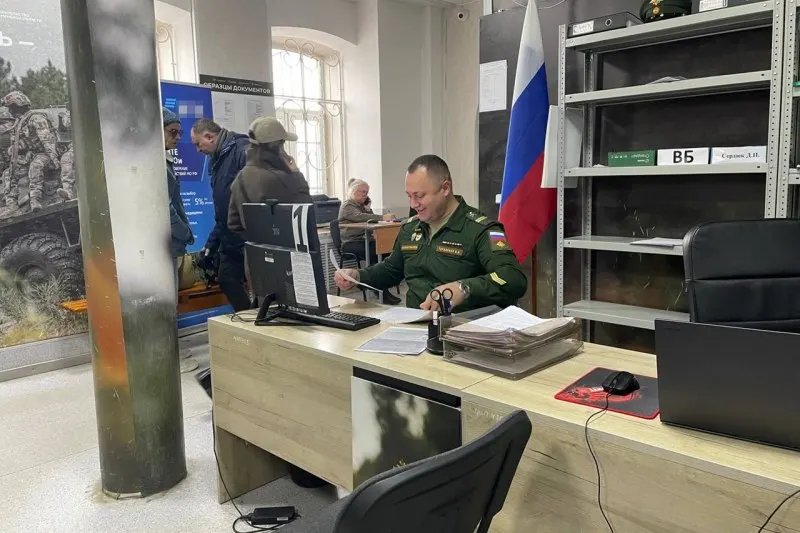 Власти опровергли слухи о массовой мобилизации; эксперты указывают на информационные вбросы и психологическое давление на общество.