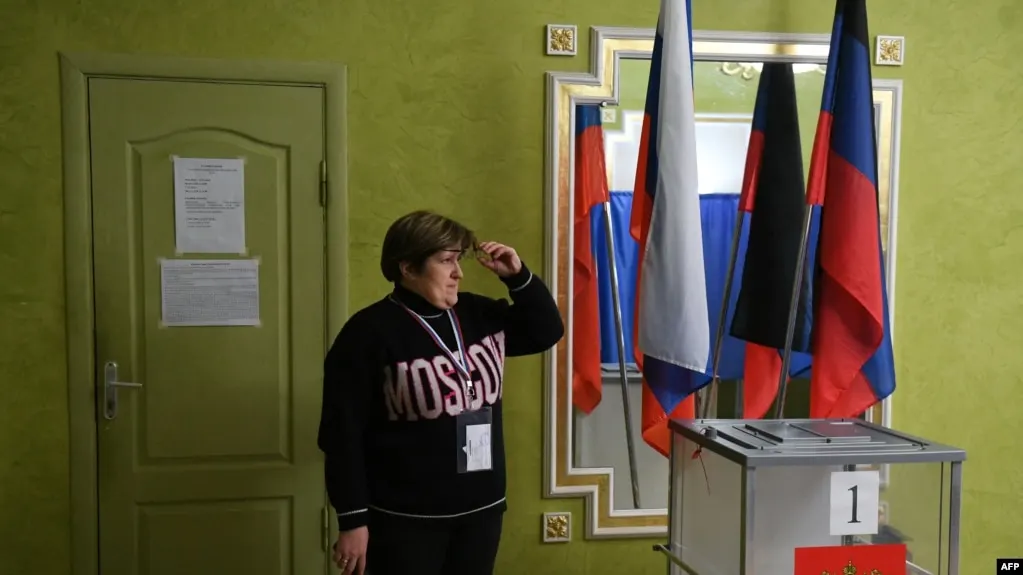 Сообщения о принуждении к электронному голосованию, регистрации и участию в досрочном голосовании в нескольких регионах.