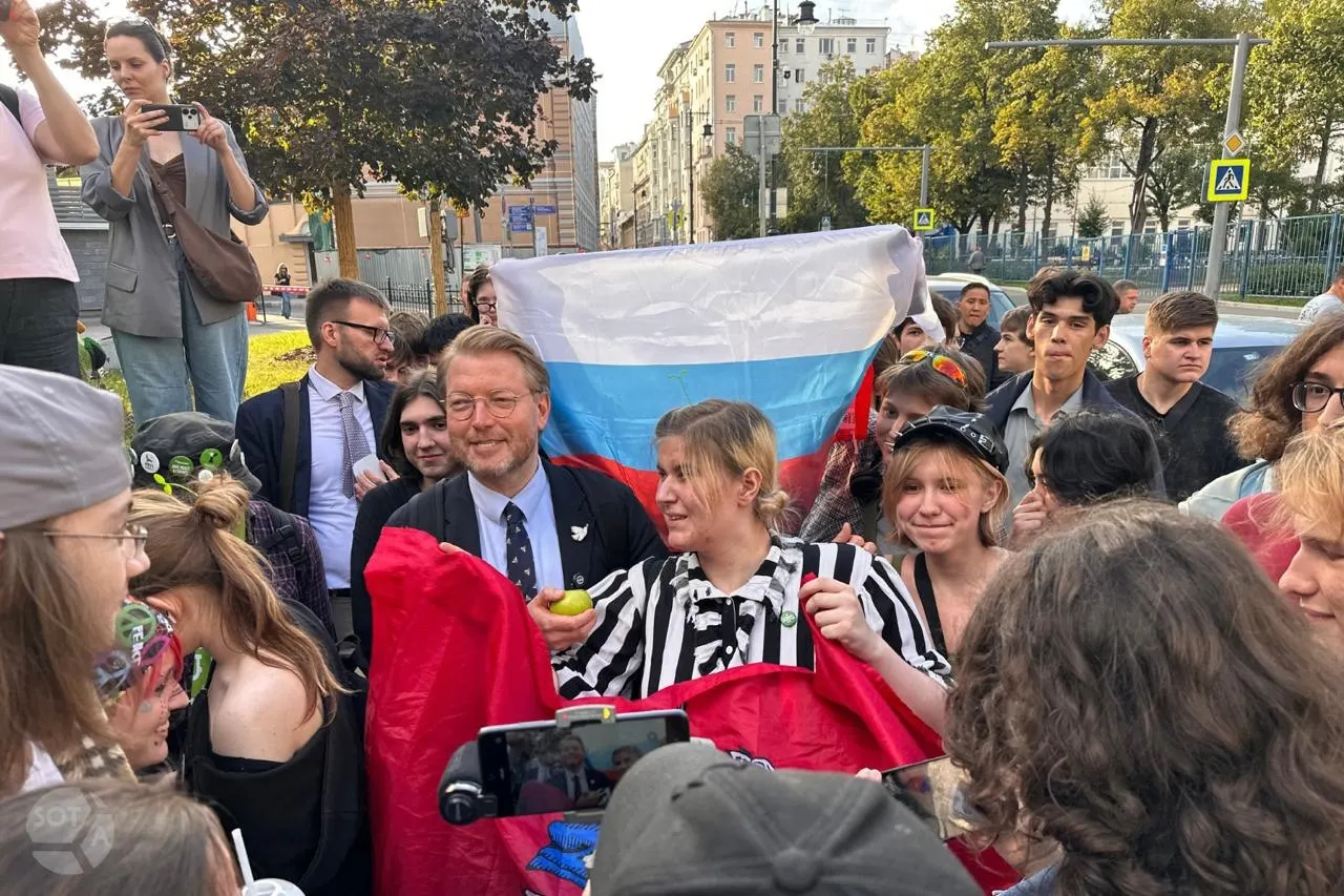 Суд отклонил передачу надзорной жалобы на рассмотрение Президиумом; партия планирует обратиться в Конституционный суд. В деле также упоминается отмена регистрации списка Родины.