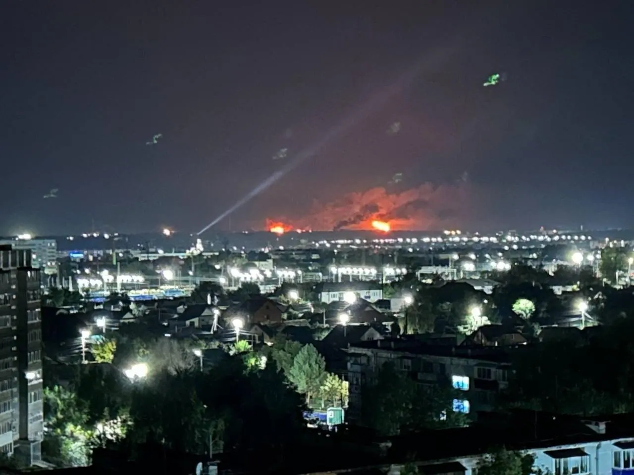 Пожар в Курске после падения дронов, атаки дронов на Сызрань и АНТК в Таганроге, расследование против Noize MC, прогнозы по скидкам и долговым обязательствам стран СНГ.