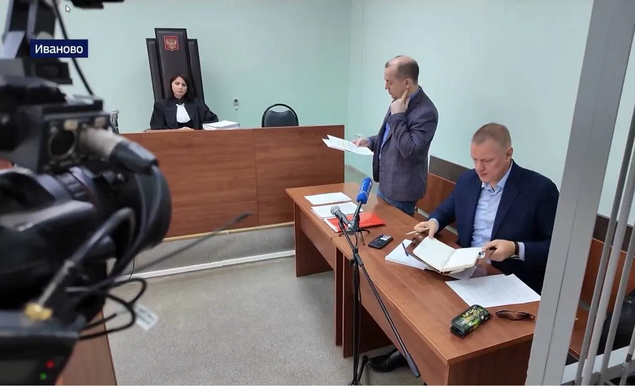 Главред Ивановского телеканала стал фигурантом уголовного дела: следствие запросило подробности, а журналист столкнулся с обвинениями в клевете и последующими штрафами.