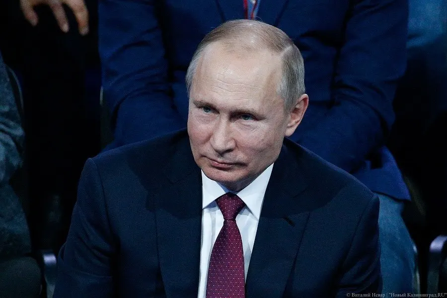 Президент России поручил во всех регионах внедрить независимую оценку качества и условий оказания социальных услуг с использованием Госуслуг; доклад — к 1 февраля 2027 года.