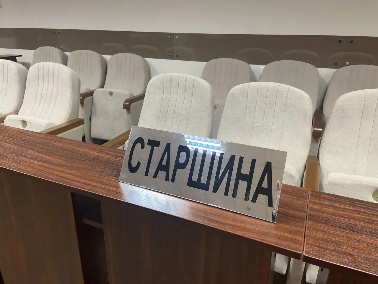 Проект реформы присяжных предусматривает сокращение числа заседателей вдвое и новый порядок работы совещательных комнат, включая участие судьи в процессе.