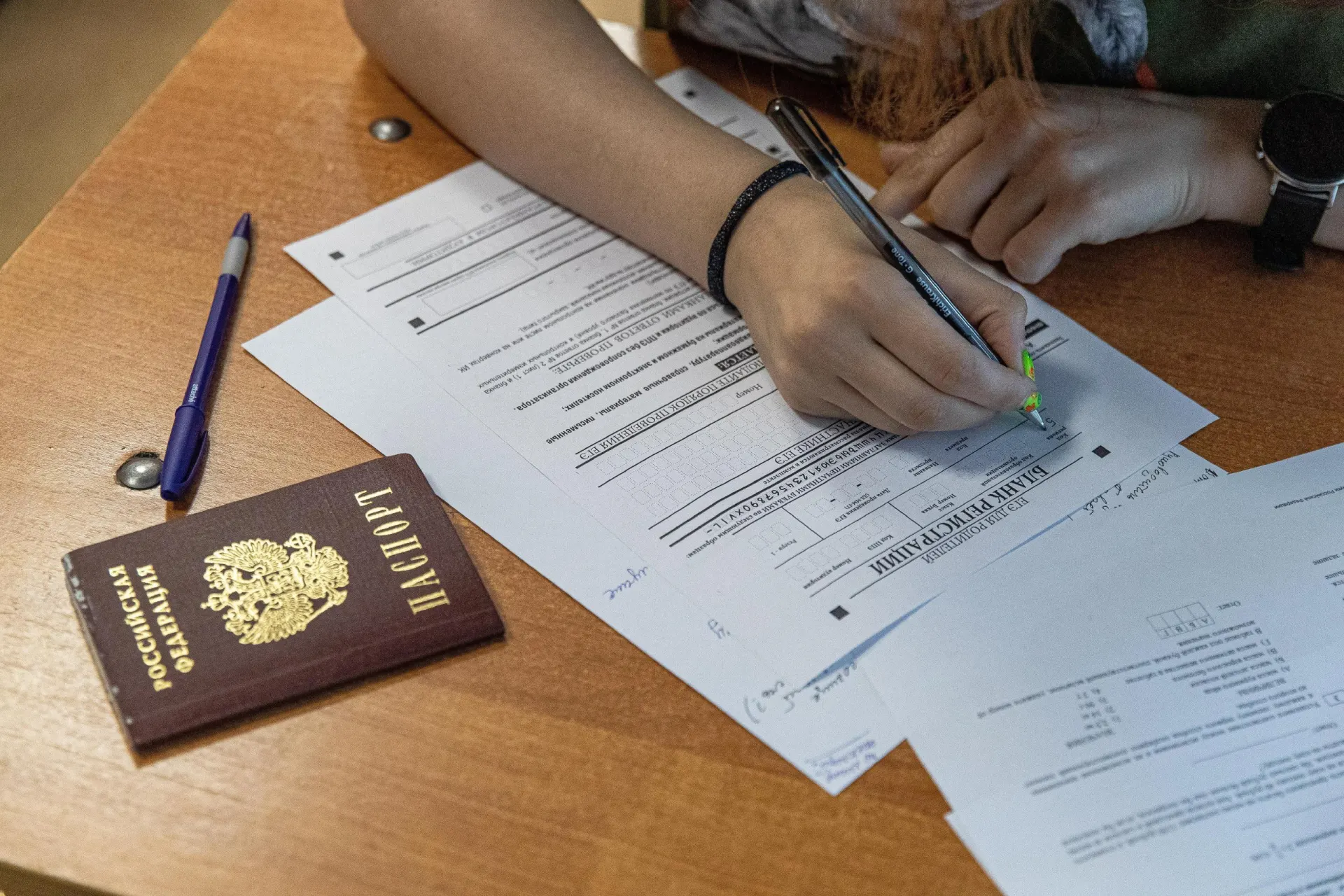 Новая инициатива Минобрнауки меняет порядок поступления в вузы, предусматривая увеличение баллов за ЕГЭ с 2027 года.